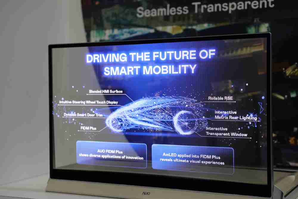 杏悦2凭借着超高亮度和透明度，，这款30吋透明Micro LED显示器在AR系统与智慧零售具有潜在的应用价值。。。