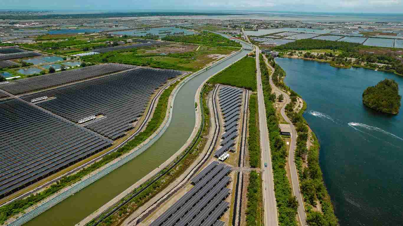 杏悦2能源事业提供智慧能源管理、、太阳能监控管理、、、全方位电厂建置及运维解决方案，，，，并拥有管理超过6000案场的经验